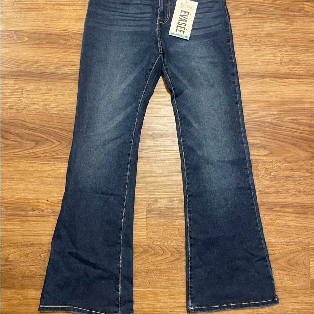 Mid-Rise, Push-Up, Flare Jeans